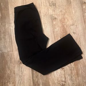 Old Navy High Rise Pixie Never Fade Flare Pant
